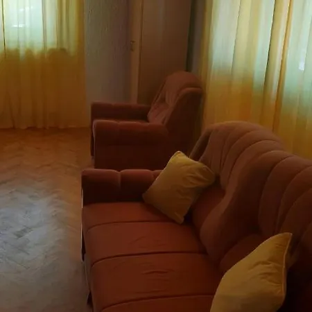 Lori Apartment *